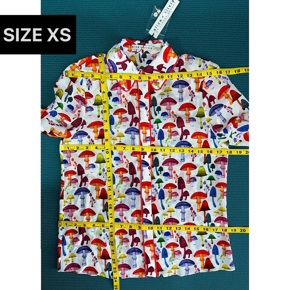 Alice + Olivia Willa Multicolored Mushroom Print Piped Placket Top - Picture 9 of 13